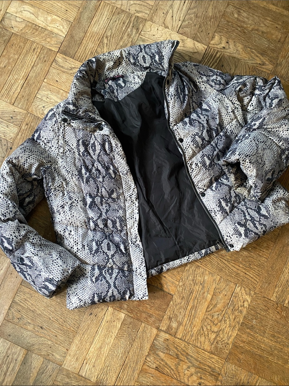 Betsey Johnson puffer jacket size xs